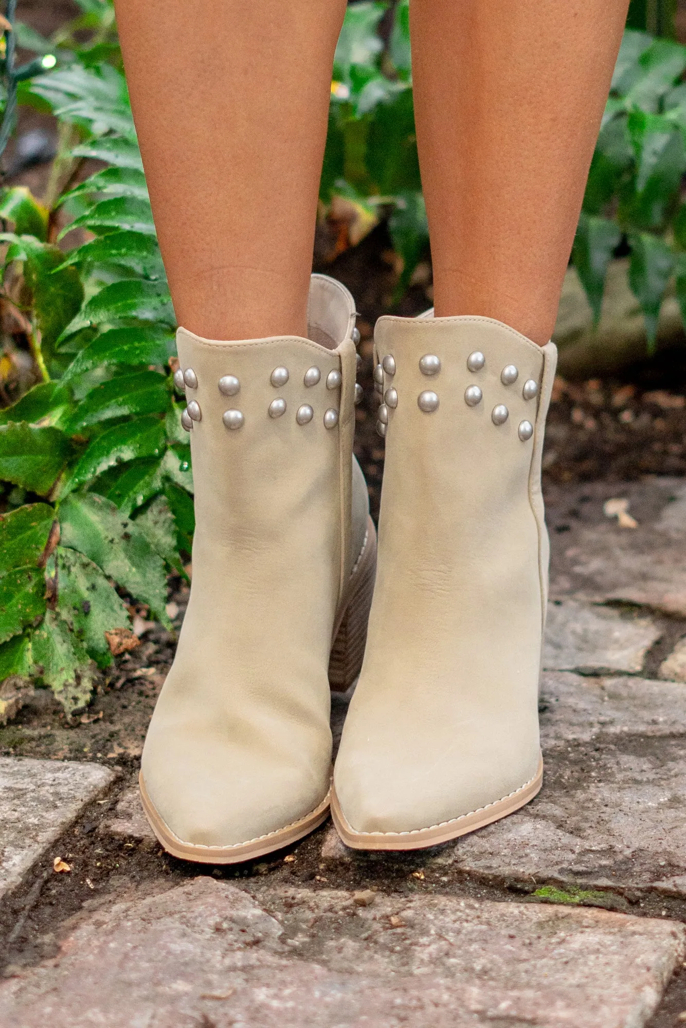 Alofi - Studded Collar Booties