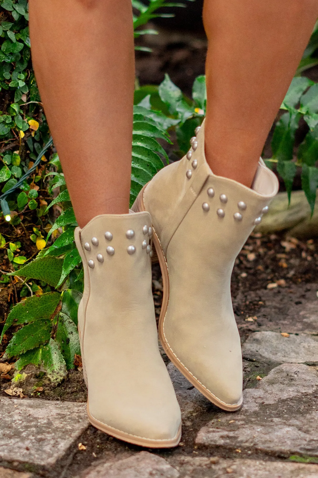 Alofi - Studded Collar Booties