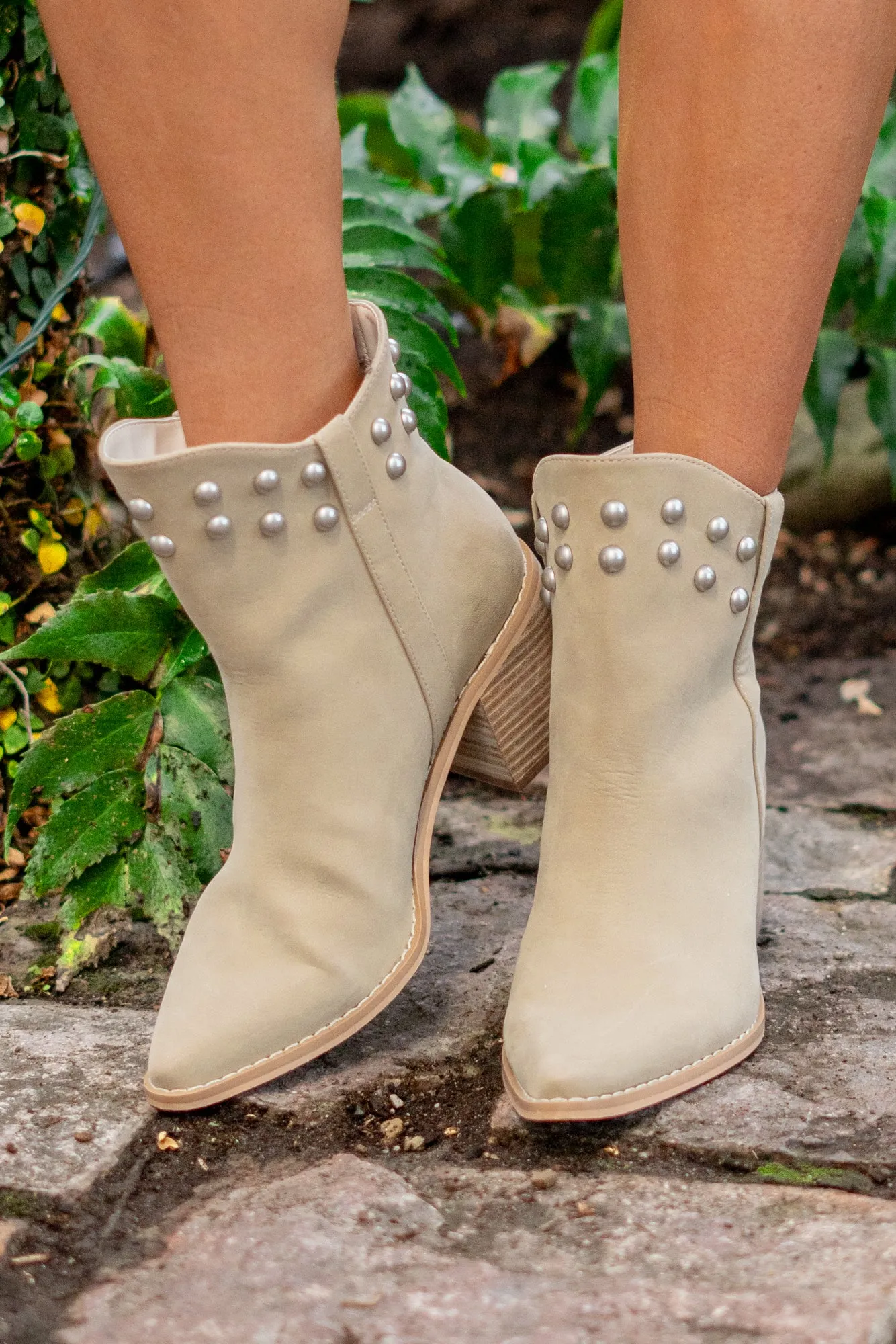 Alofi - Studded Collar Booties