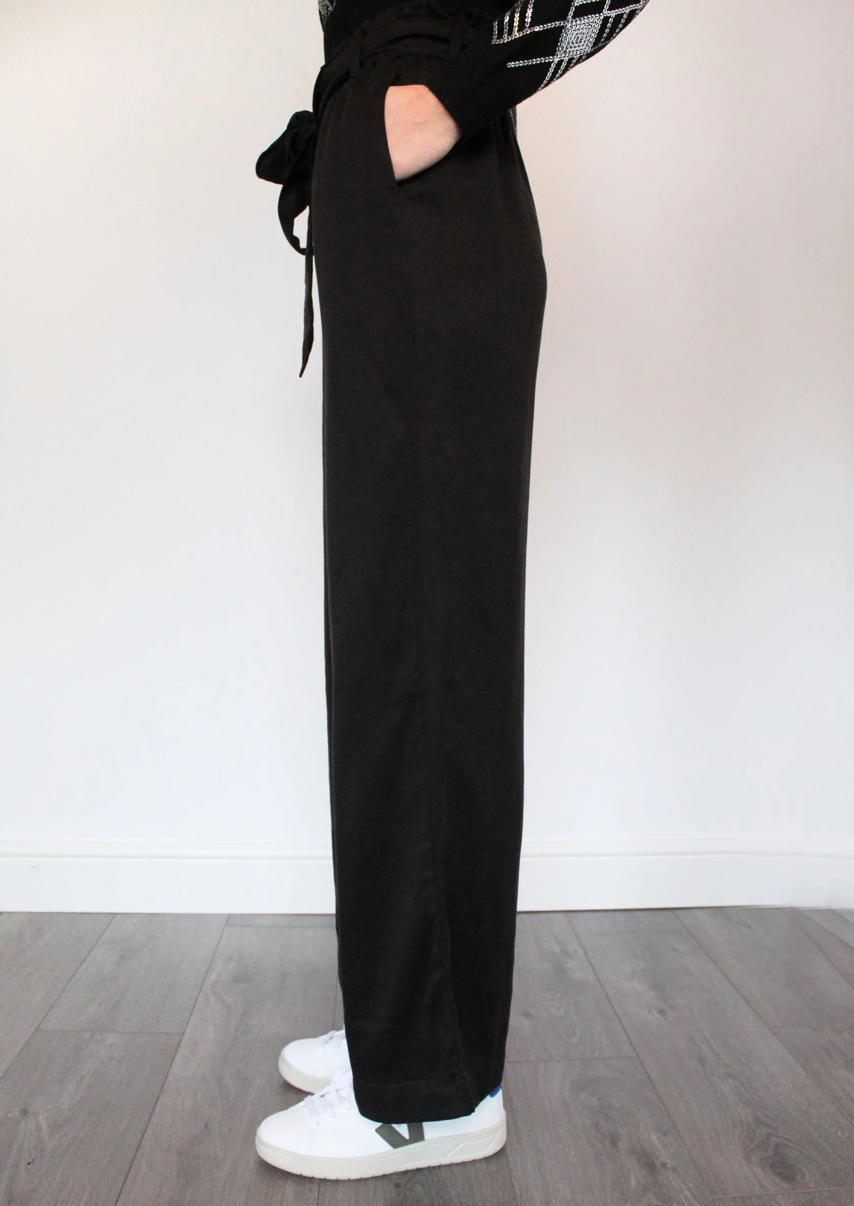 BD Belted Ruffle Edge Wide Leg Pants in Black