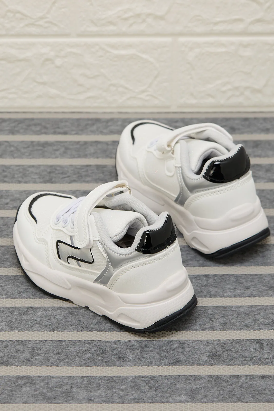 Girls White Chunky Velcro Trainer